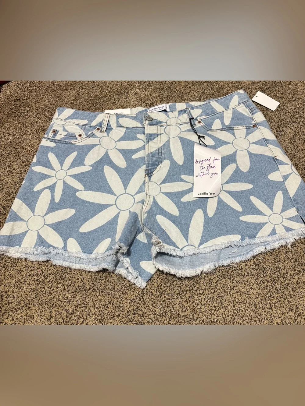 Vanilla Star 16W Blue Floral Daisy Denim Shorts. frayed Raw Hem check pics